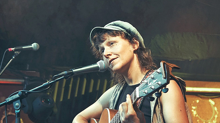 Simone Stahl