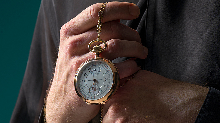 Zier und Zeichen: Was Männer schmückt