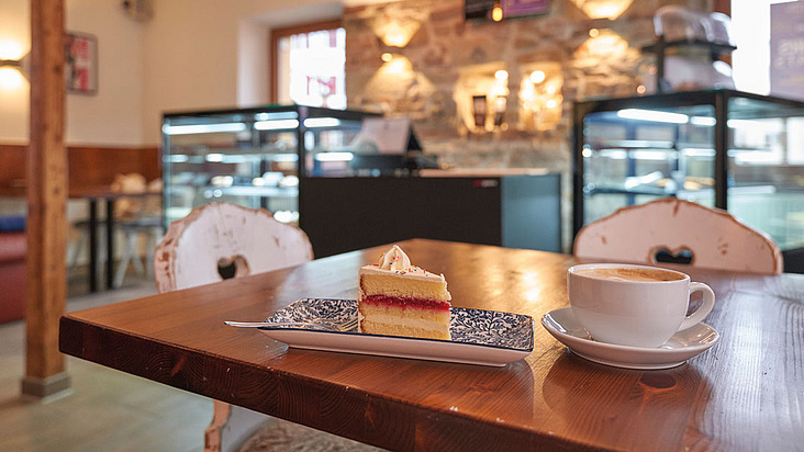 
			Hey! Cake Sweets and Coffee
		
